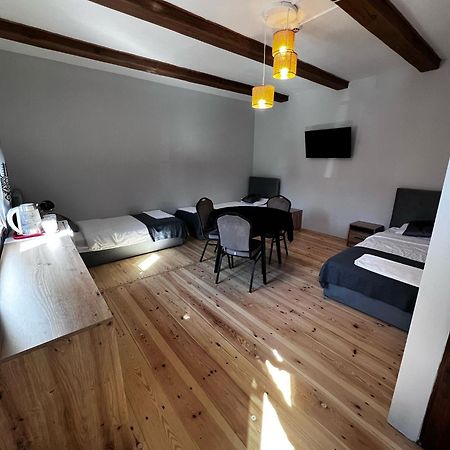 Gosciniec Folkier Hostel Zgierz Bagian luar foto