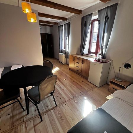 Gosciniec Folkier Hostel Zgierz Bagian luar foto