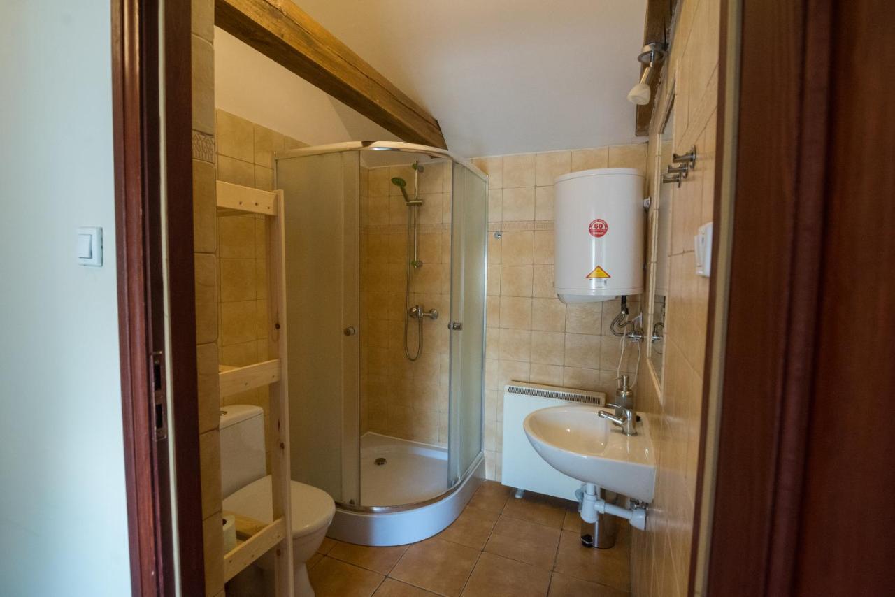 Gosciniec Folkier Hostel Zgierz Bagian luar foto
