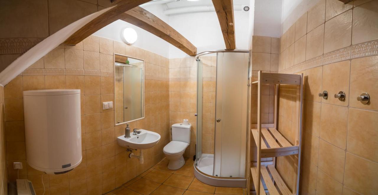 Gosciniec Folkier Hostel Zgierz Bagian luar foto