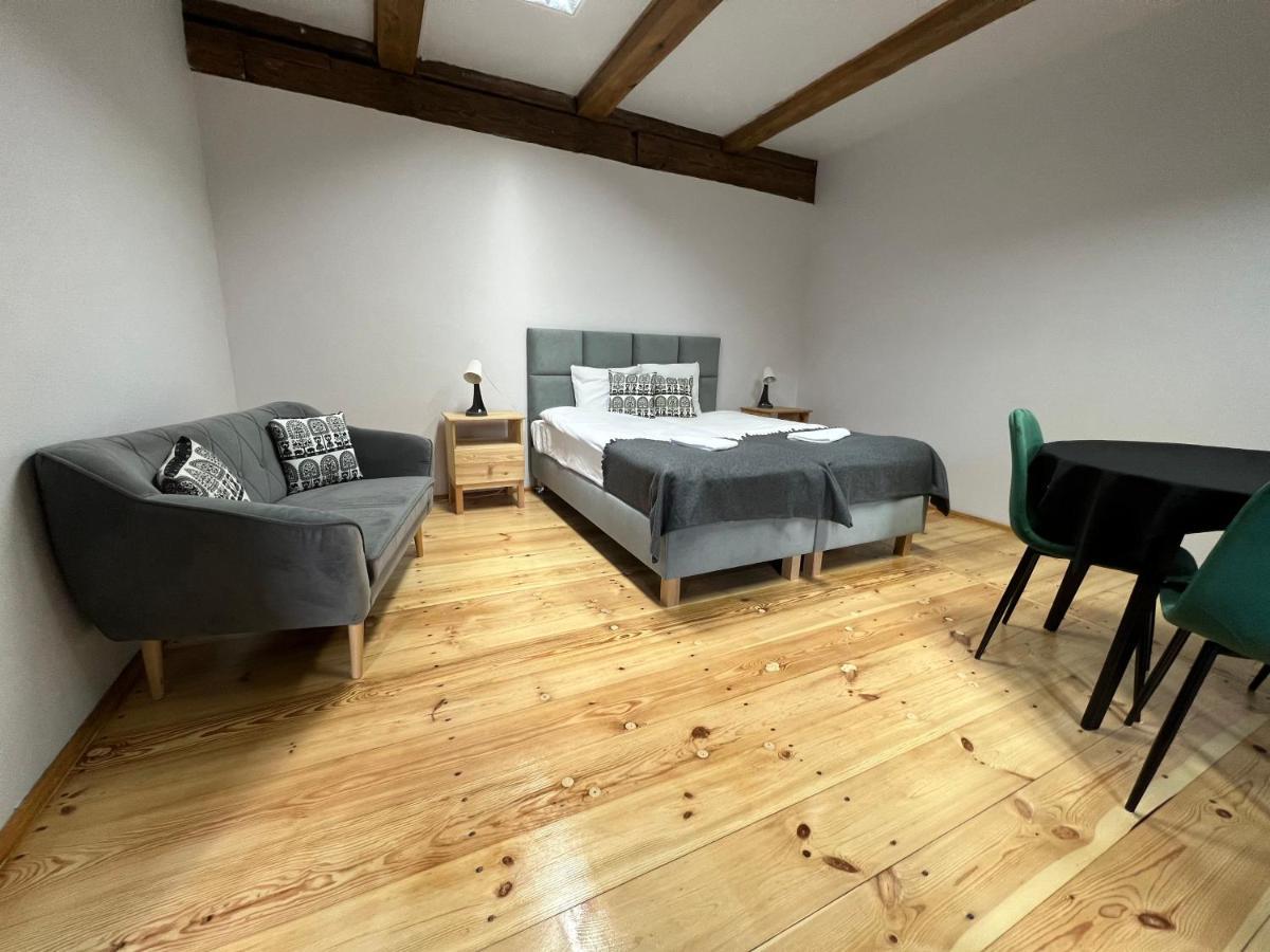 Gosciniec Folkier Hostel Zgierz Bagian luar foto