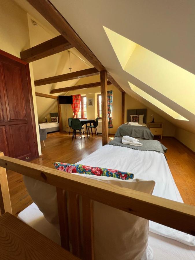 Gosciniec Folkier Hostel Zgierz Bagian luar foto