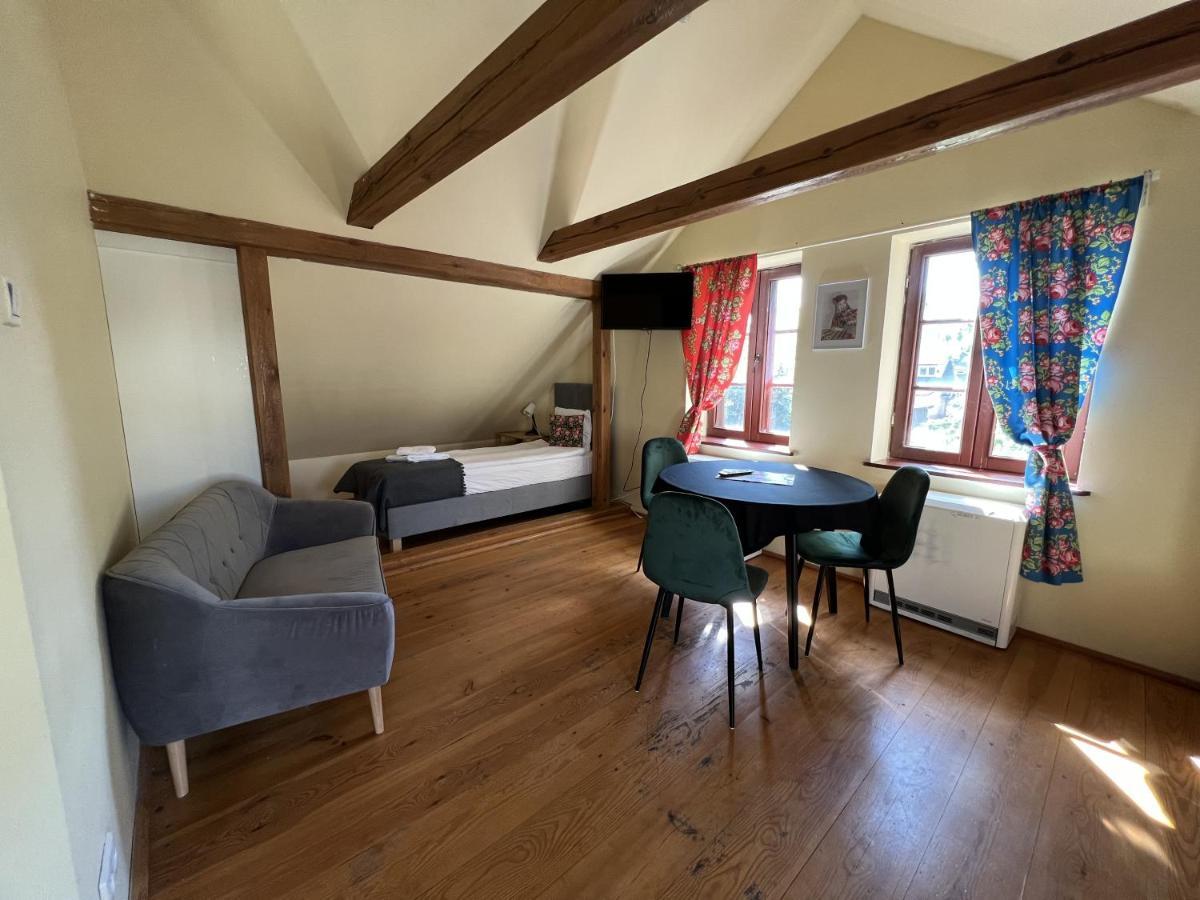 Gosciniec Folkier Hostel Zgierz Bagian luar foto