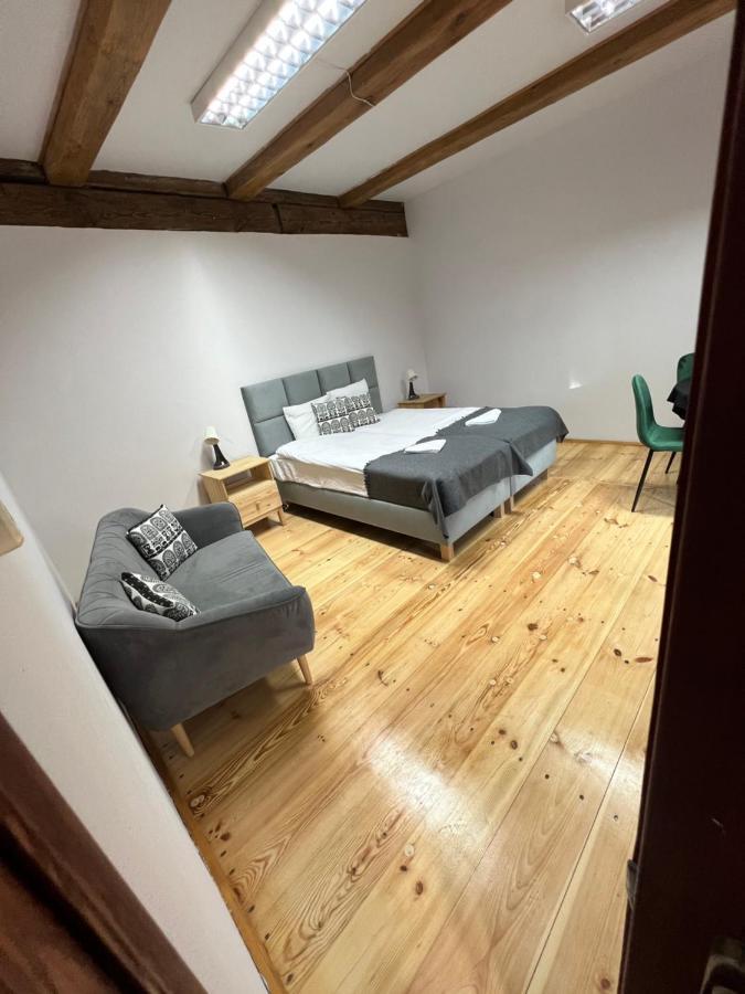 Gosciniec Folkier Hostel Zgierz Bagian luar foto