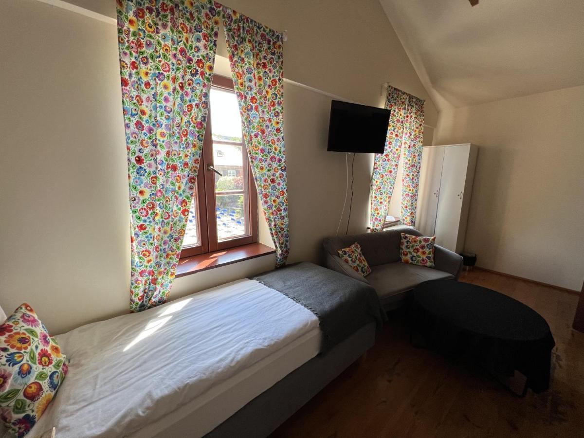 Gosciniec Folkier Hostel Zgierz Bagian luar foto