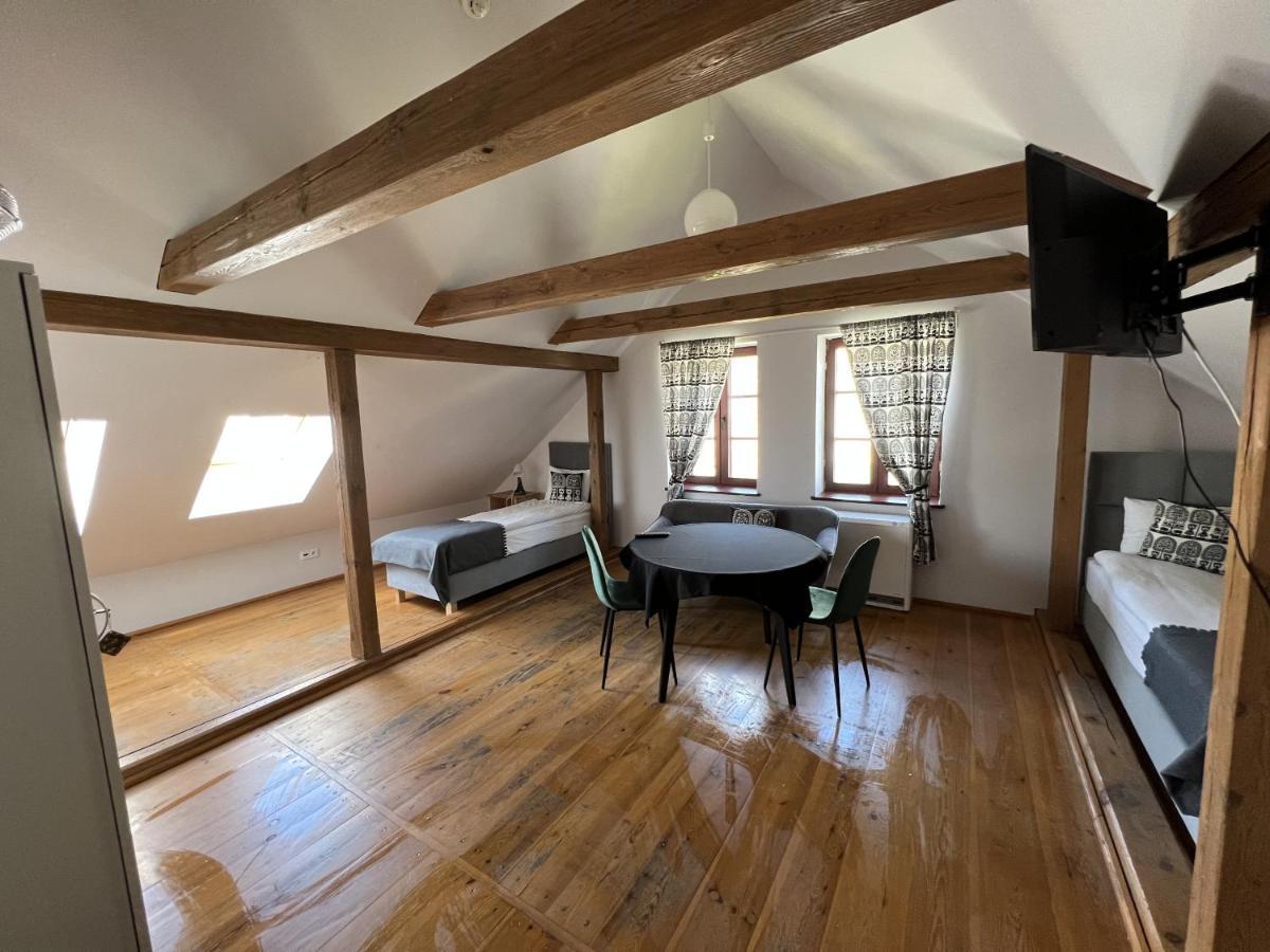 Gosciniec Folkier Hostel Zgierz Bagian luar foto